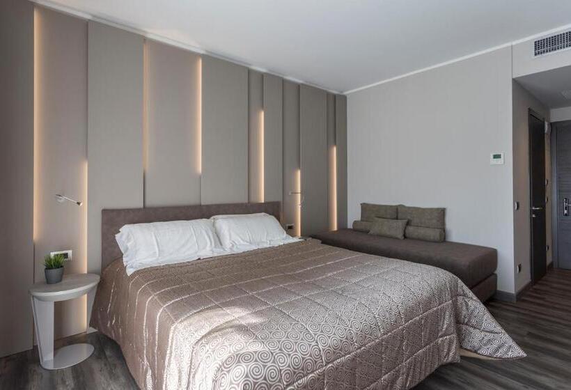 اتاق سوپریور با چشم‌انداز استخر, Giulietta Romeo