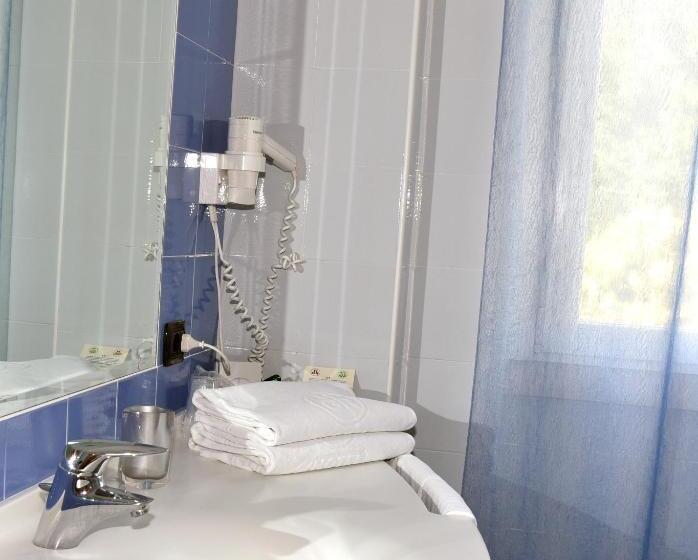 اتاق سوپریور با چشم‌انداز استخر, Giulietta Romeo