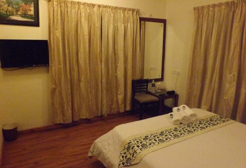 스탠다드 룸, The Majestic Crown