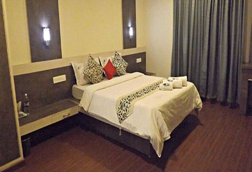 수피리어 룸, The Majestic Crown