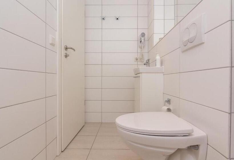 اتاق اکونومی, Centrum