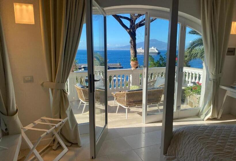 オーシャンビューデラックスルームバルコニー付き, Villa Silvana Relais