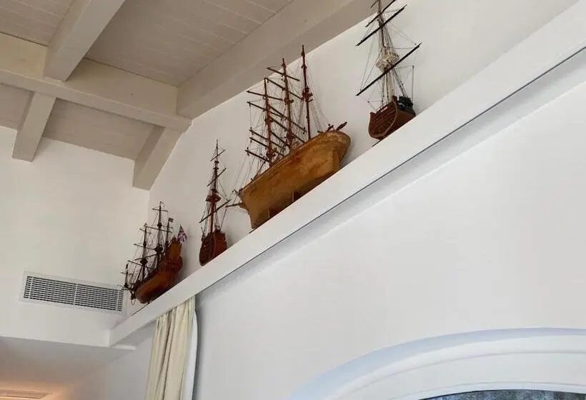 オーシャンビューデラックスルームバルコニー付き, Villa Silvana Relais