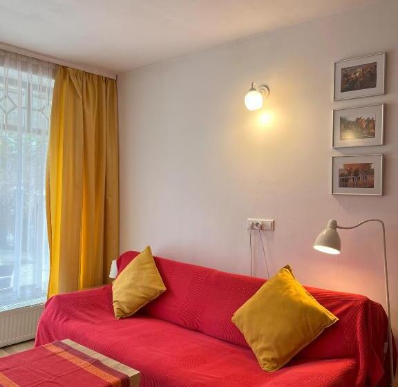 ファミリールーム, Willa Krystyna