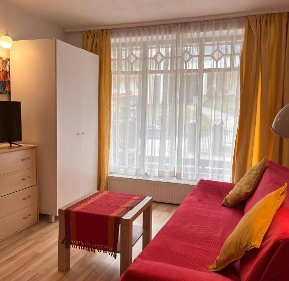 Habitación Familiar, Willa Krystyna