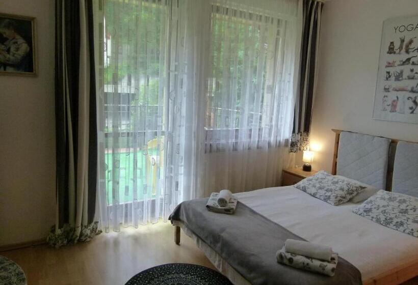 テラス付きスタンダードルーム, Willa Krystyna