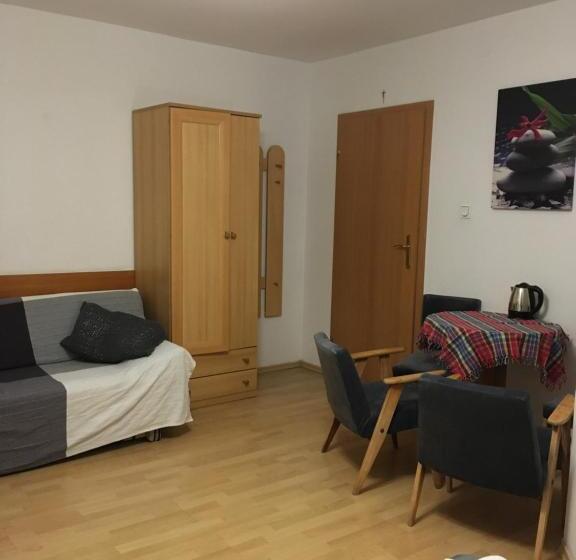 ファミリールーム, Willa Krystyna