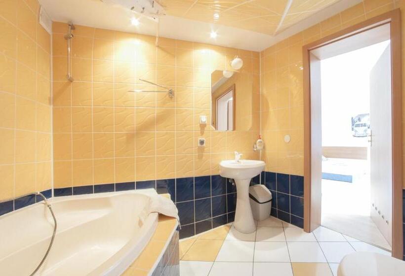 バルコニー付きスタンダードトリプルルーム, Willa Krystyna