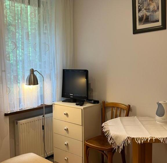 ベーシックルーム, Willa Krystyna