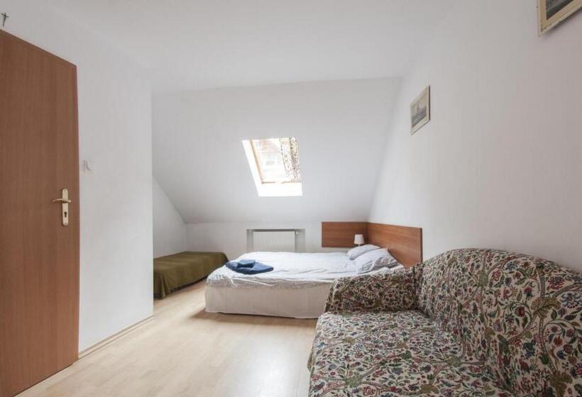 スタンダードトリプルルーム, Willa Krystyna