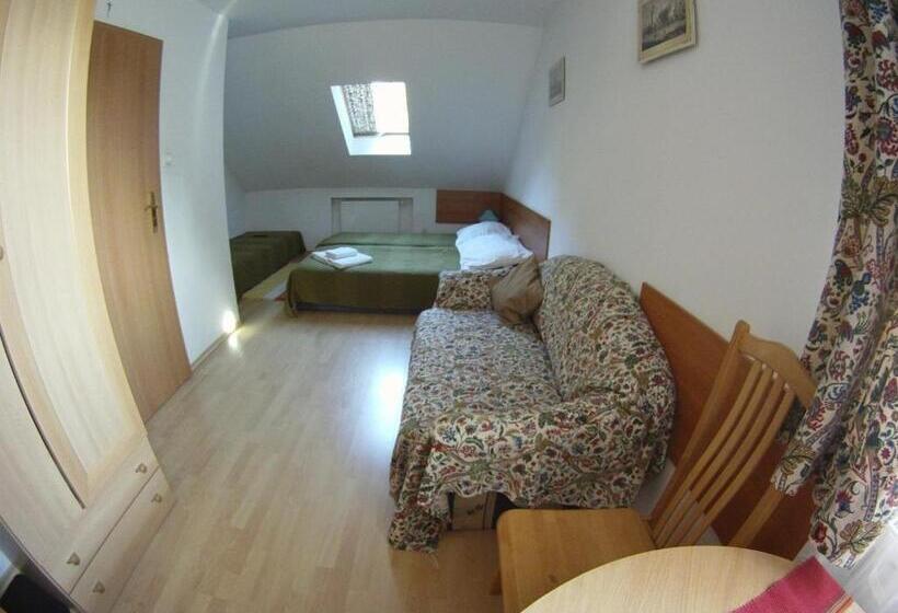 Habitación Triple Estándar, Willa Krystyna