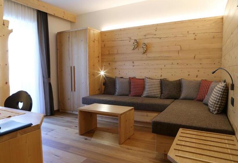 חדר משפתחתי סופריור, Belvedere Srl