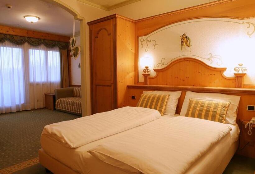 חדר משפתחתי סופריור, Belvedere Srl