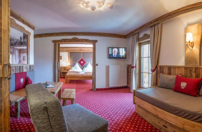 جناح جونيور, Gröbl Alm