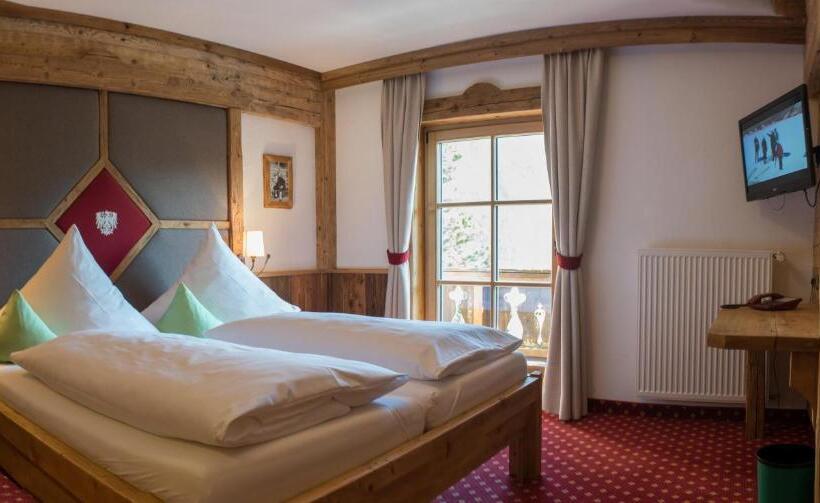 جناح جونيور, Gröbl Alm