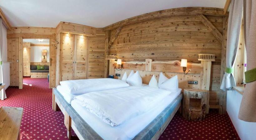 جناح جونيور, Gröbl Alm