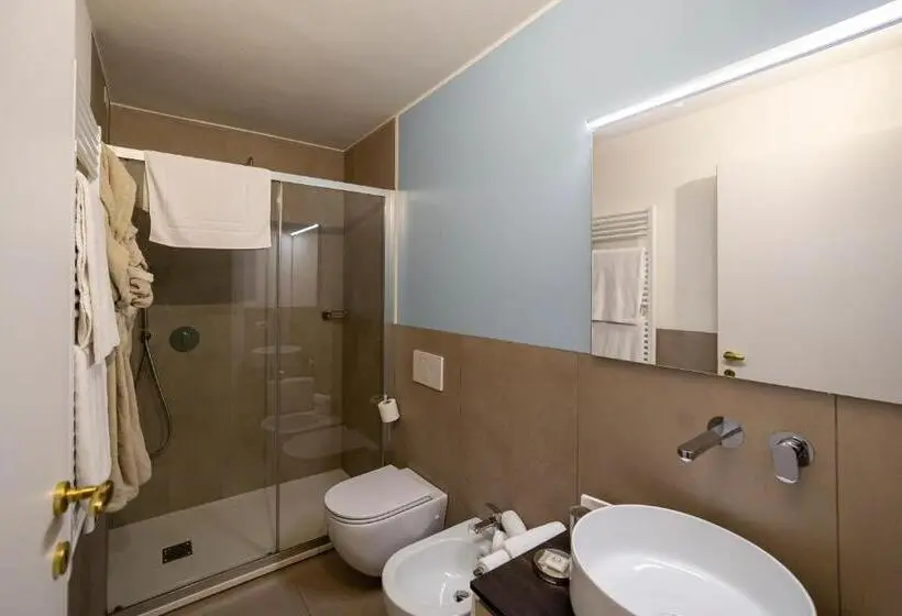 سوییت جونیور, Le Stanze Del Lago Suites & Pool