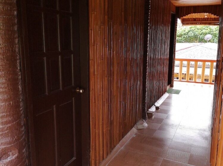 Номер Basic, Guanna's Place Room And Resto Bar