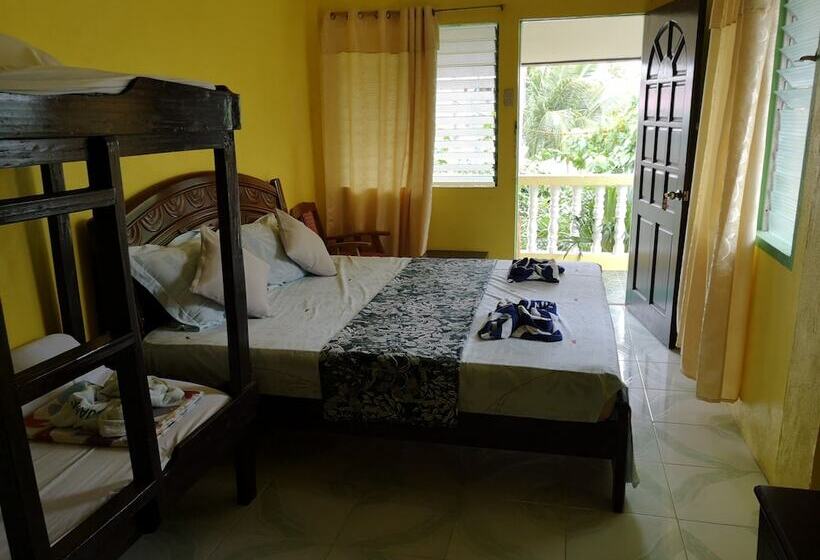 패밀리 룸, Guanna's Place Room And Resto Bar