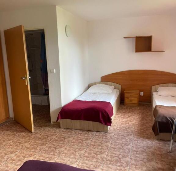 패밀리 룸, Owr Piramida 2