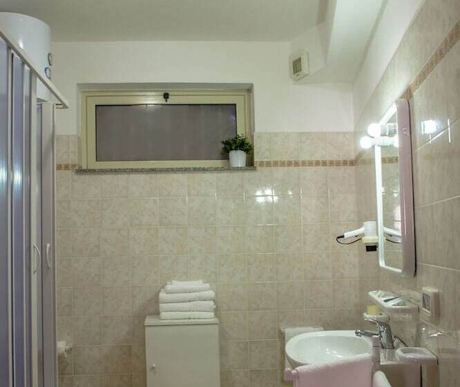 스탠다드 트리플 룸, Bed & Breakfast Fragolina