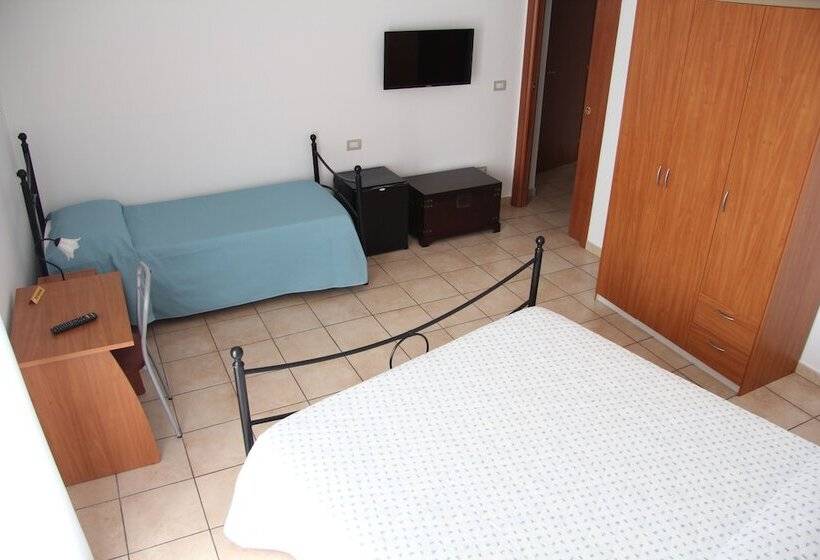 اتاق استاندارد سه نفره, Bed & Breakfast Fragolina