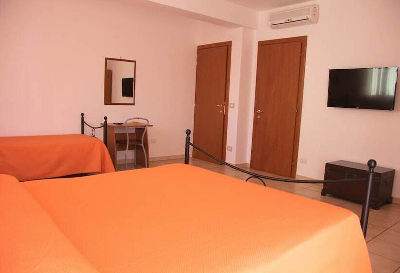 스탠다드 트리플 룸, Bed & Breakfast Fragolina