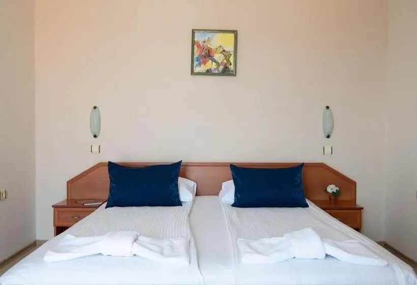استودیو استاندارد با چشم‌انداز دریا, Amon Ra Hotel Family