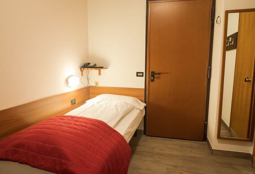 غرفة قياسية فردية, La Ruota