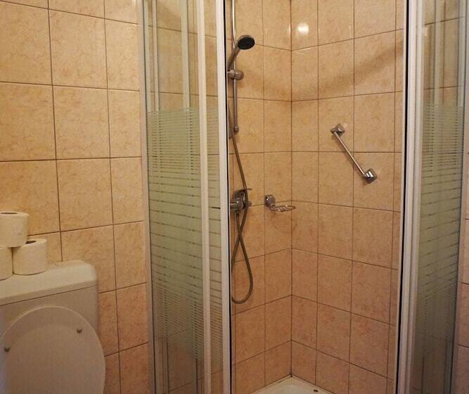 标准间, Tihany Yacht Club