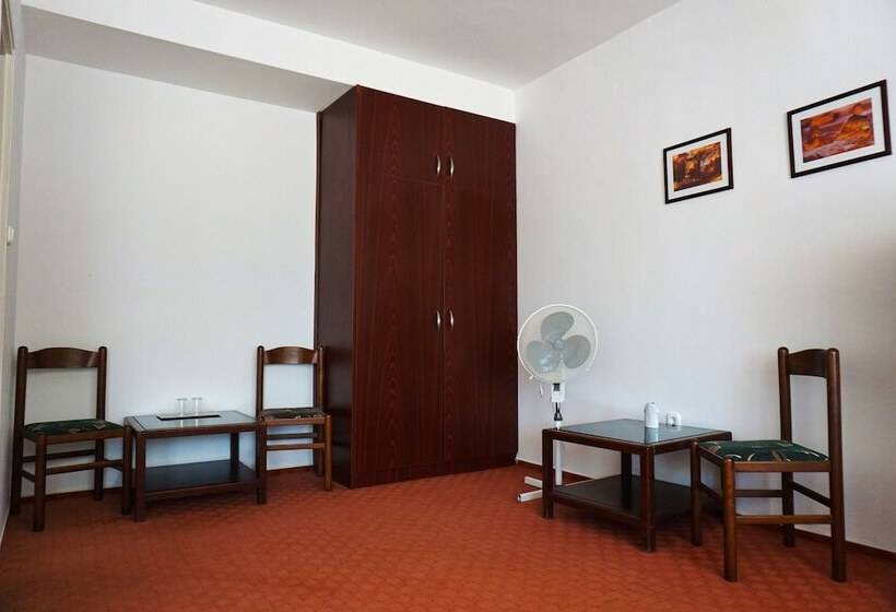 标准间, Tihany Yacht Club