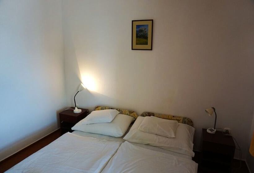 标准间, Tihany Yacht Club