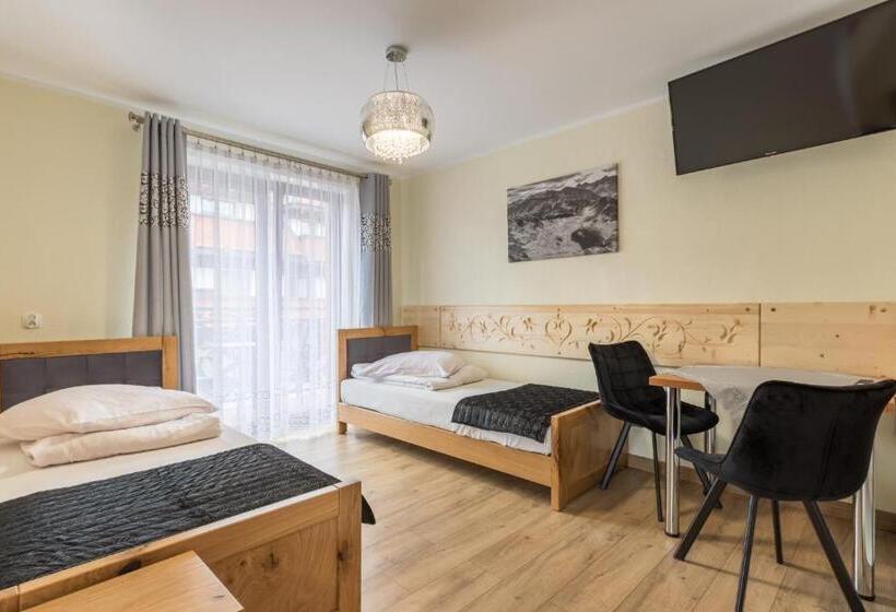 اتاق استاندارد سه نفره, Leśny Dwór