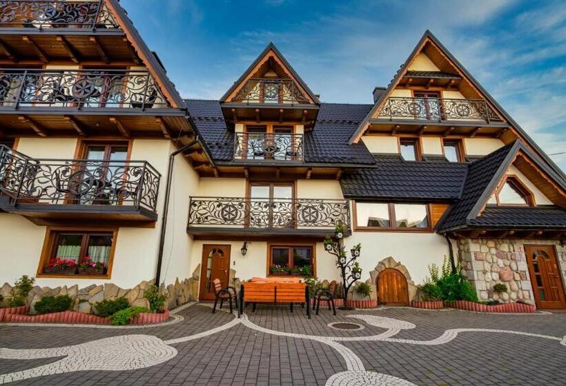 Номер Стандарт, Leśny Dwór