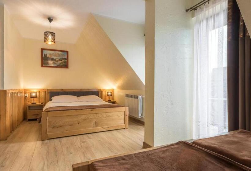 اتاق استاندارد سه نفره, Leśny Dwór