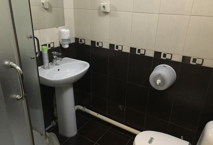 اتاق استاندارد چهار تخته, Good Cat Hostel