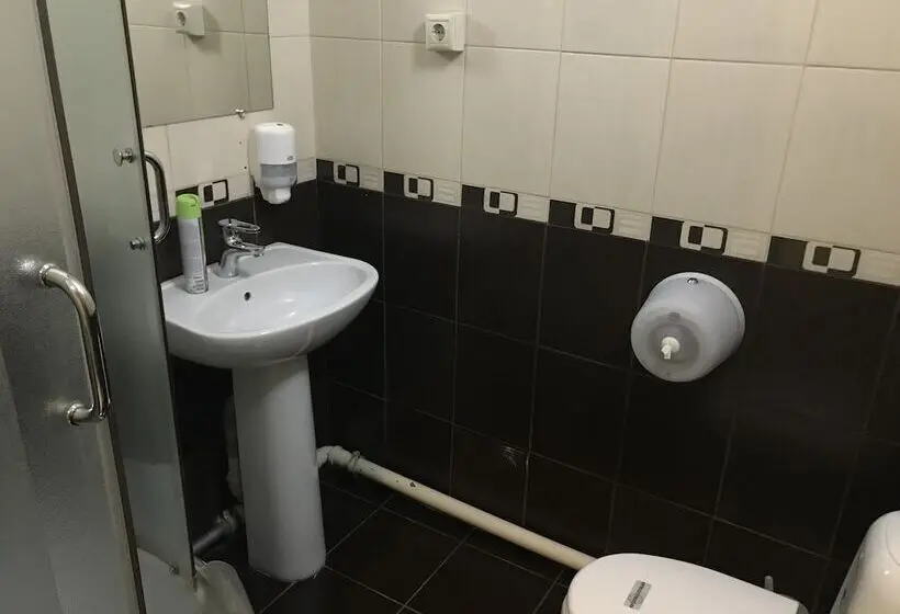 スタンダード4人部屋, Good Cat Hostel