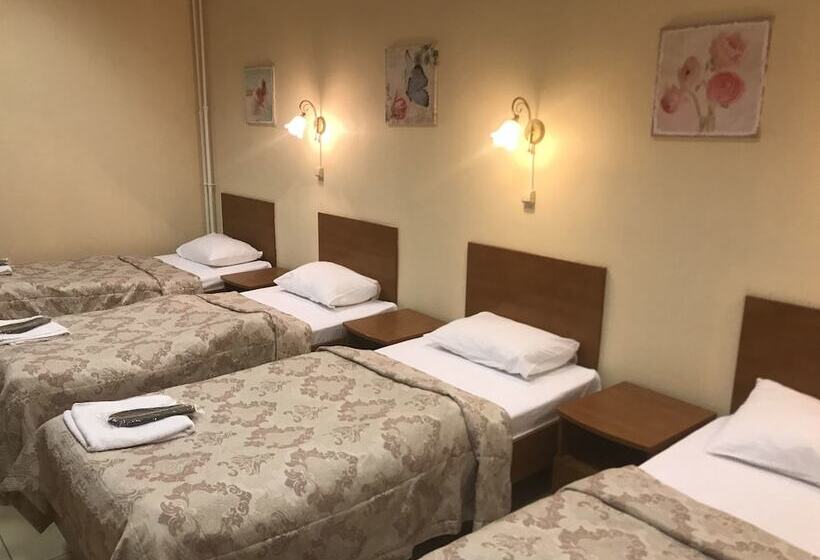 اتاق استاندارد چهار تخته, Good Cat Hostel