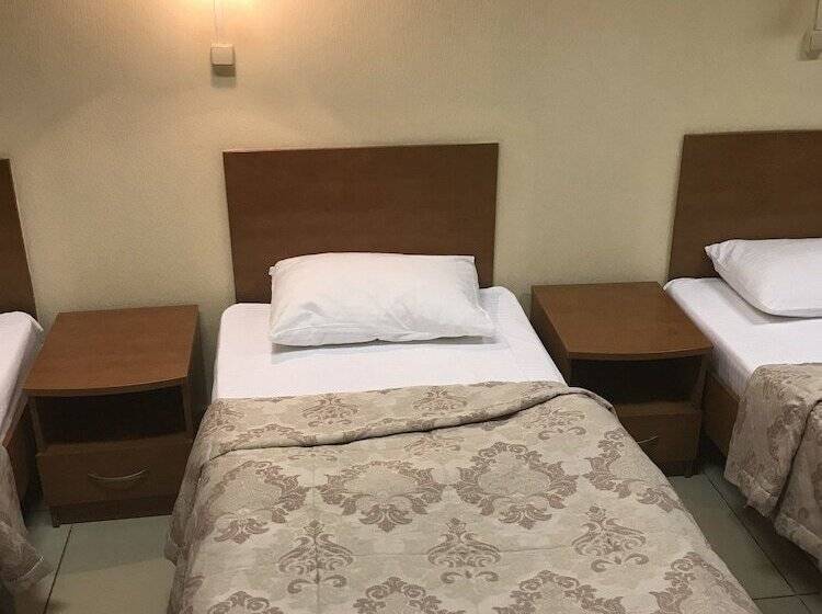 اتاق استاندارد چهار تخته, Good Cat Hostel