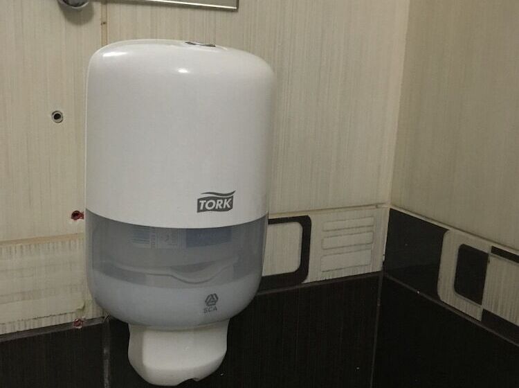 اتاق استاندارد سه نفره, Good Cat   Hostel