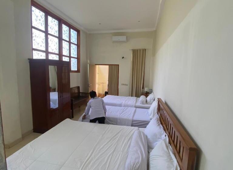 豪华家庭房间, Pesona Bali Room And Restaurant