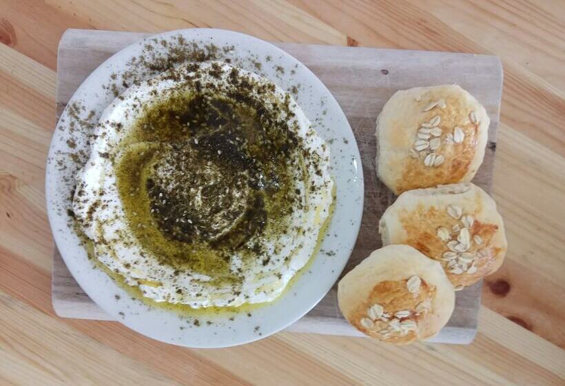 Łóżko we Wspólnym Pokoju, Spice Quarter Inn