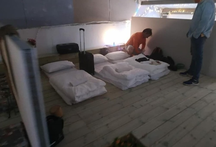 Łóżko we Wspólnym Pokoju, Spice Quarter Inn