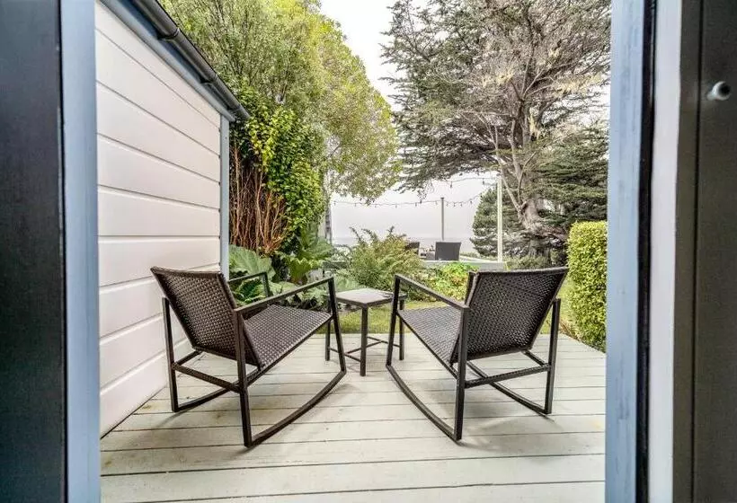 سوییت با چشم‌انداز دریا, Agate Cove Inn