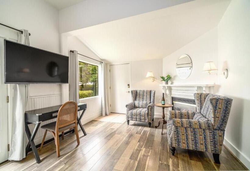 جناح مطلّ علي البحر, Agate Cove Inn