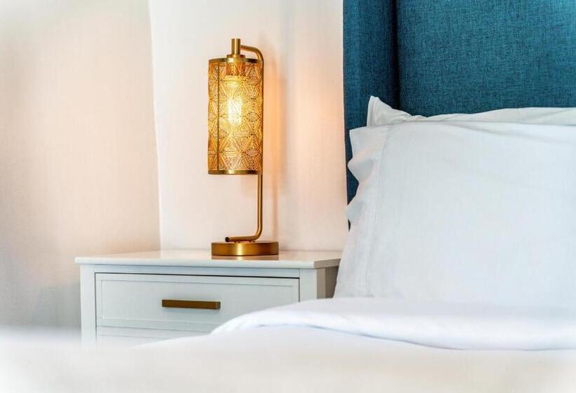 جناح, Agate Cove Inn