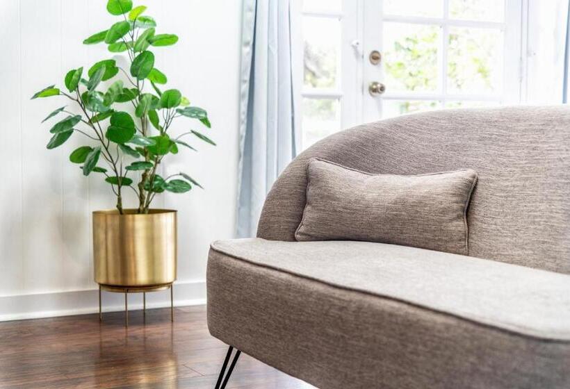 جناح مزوَّد بشرفة, Agate Cove Inn