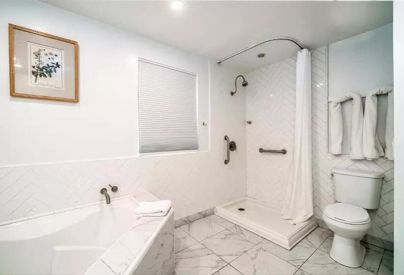 سوئیت با بالکن, Agate Cove Inn