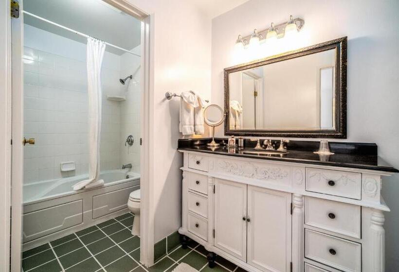 جناح مزوَّد بشرفة, Agate Cove Inn