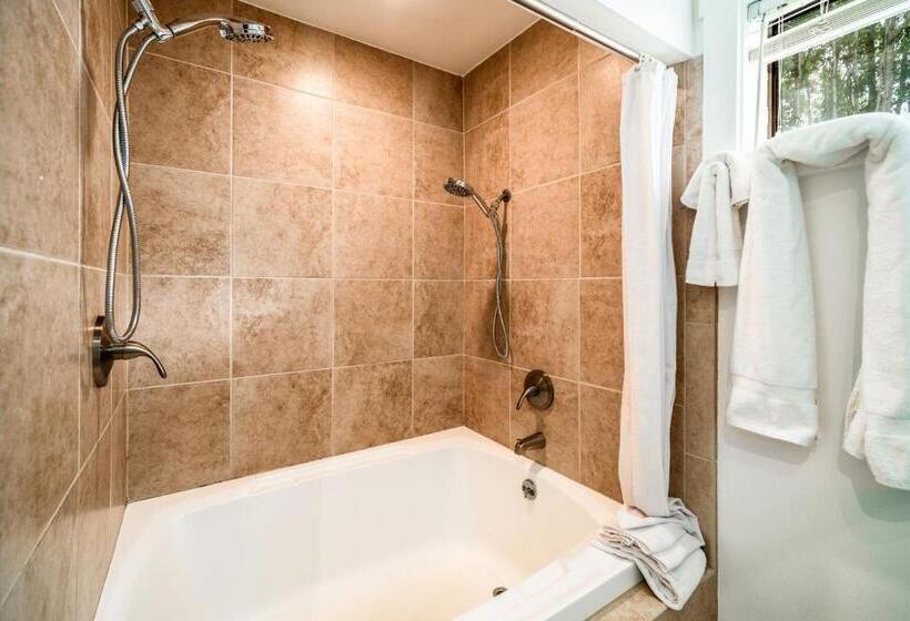 جناح سرير كينج, Agate Cove Inn